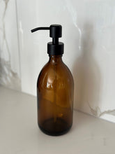 Load image into Gallery viewer, Amber 500ml Stainless Steel Pump Lid Bottle 2 Pack New Lid Design