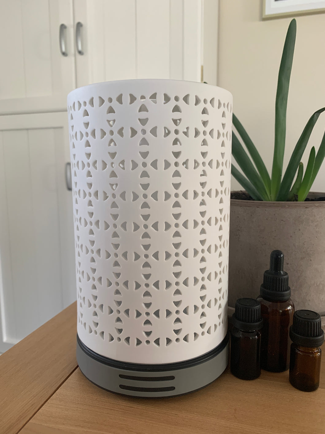 Tower Ceramic Humidifying Aromatherapy Diffuser